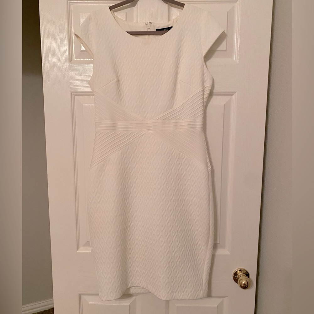 Cap sleeved textured dress